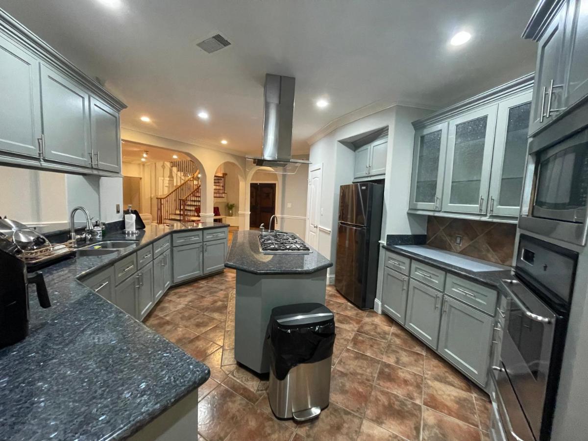 Вилла Luxuria Mini-Mansion Near Houston Downtown Экстерьер фото